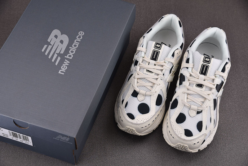 New Balance 1906R Shoes 