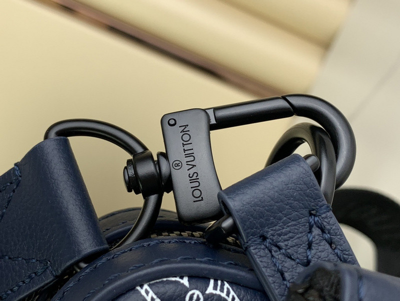 l0vis Vvtt0n trio jm messenger