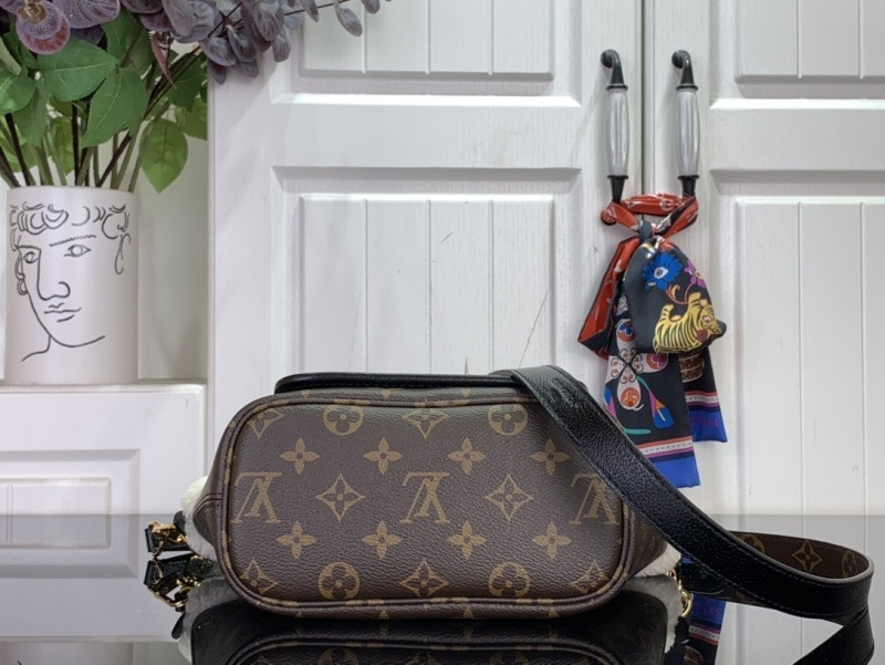 lv Neverfull Bandoulière Inside Out BB H33