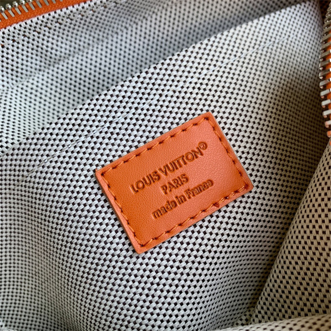 Trocadéro Wearable Wallet M26825