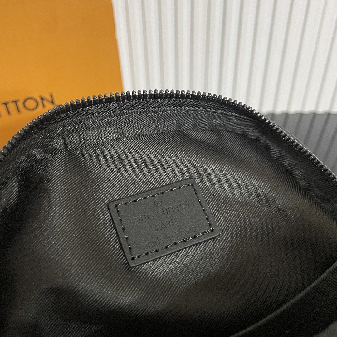 LV Avenue Slingbag PM Taurillon Monogram M2A354