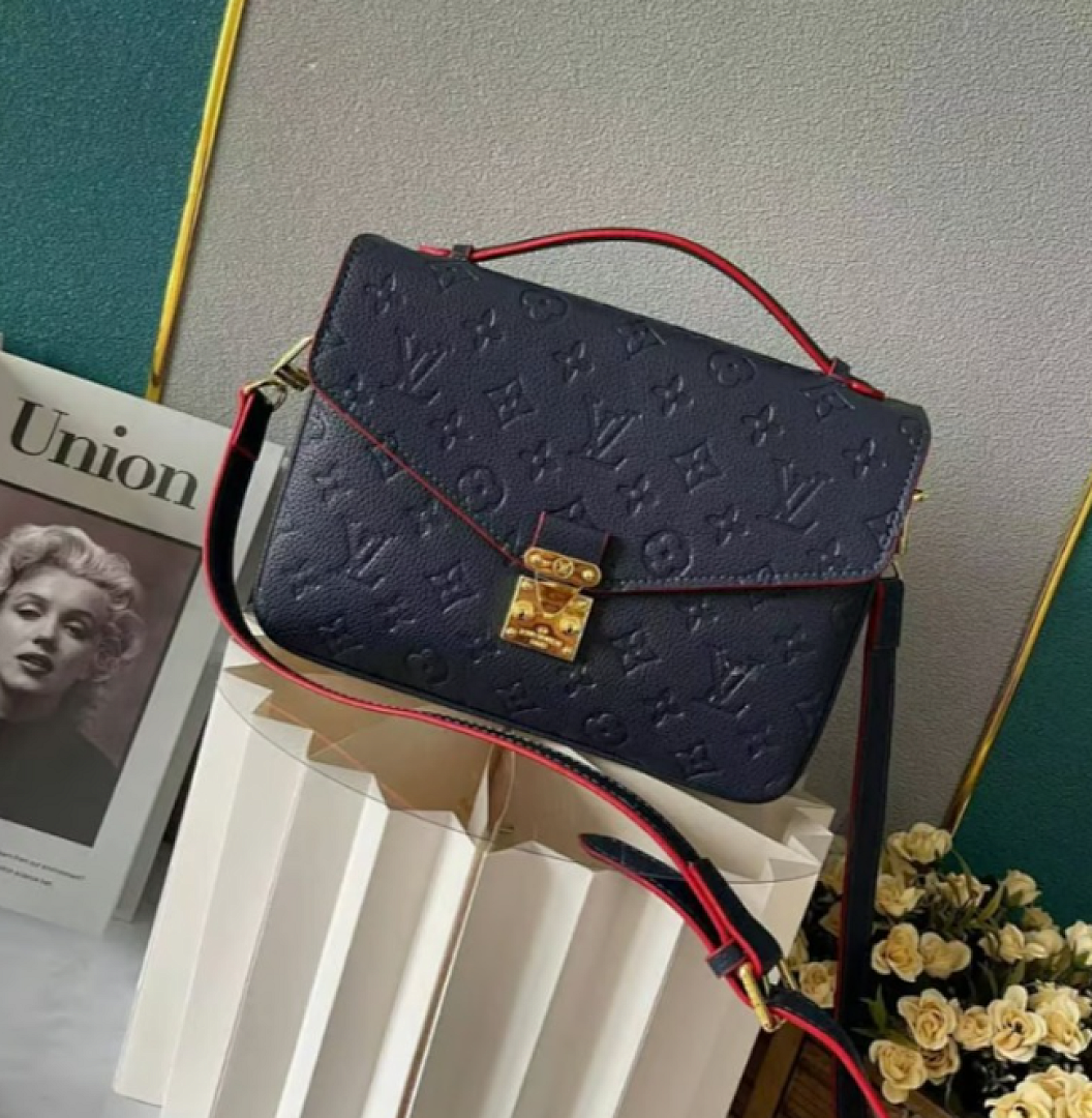 l0vis Vvtt0n monogram canvas pochette metis 25cm navy