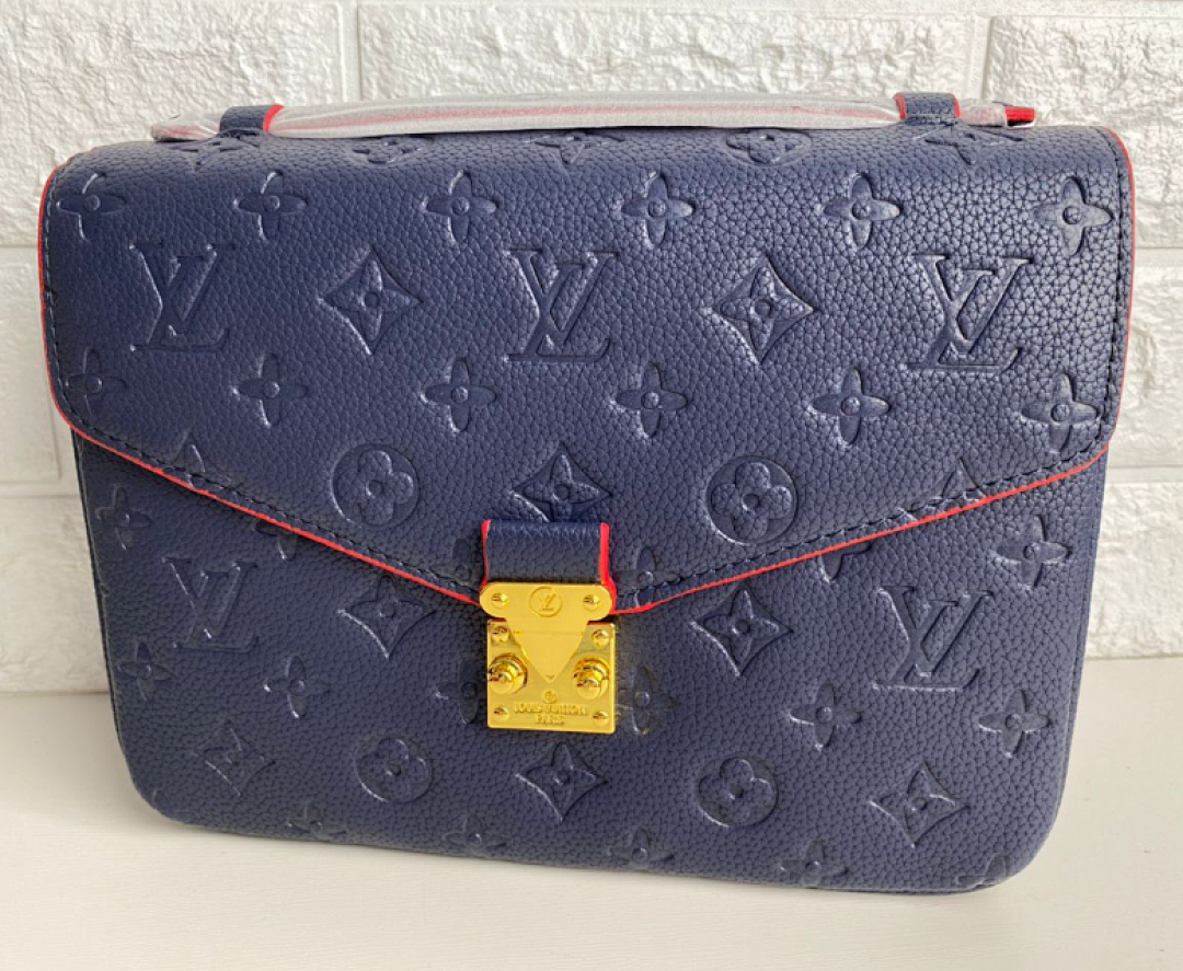 l0vis Vvtt0n monogram canvas pochette metis 25cm navy