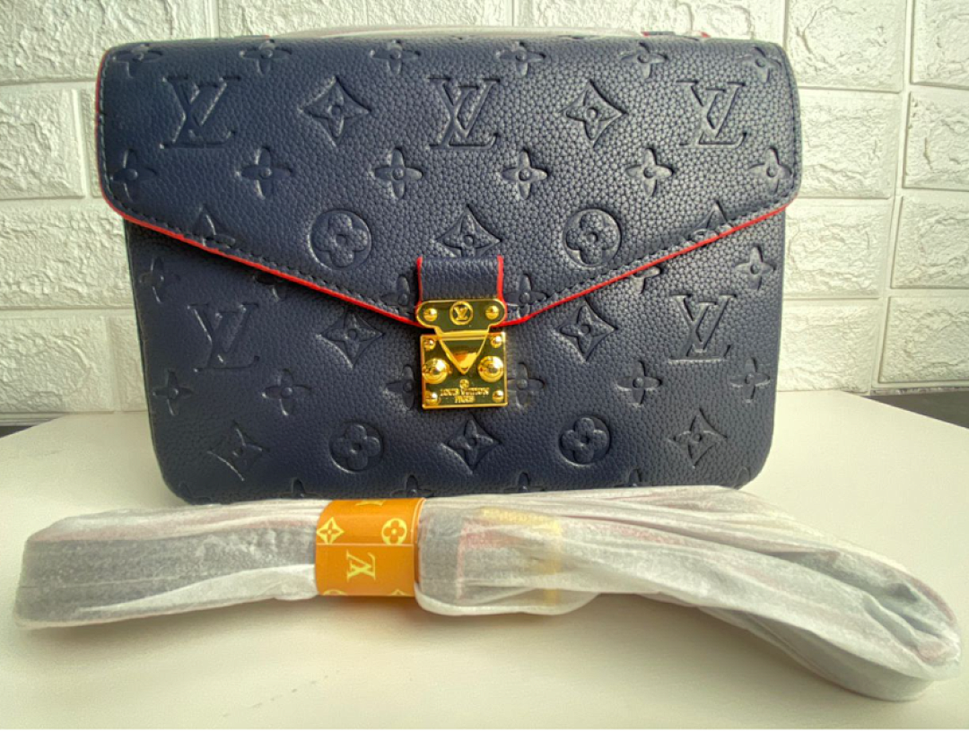 l0vis Vvtt0n monogram canvas pochette metis 25cm navy