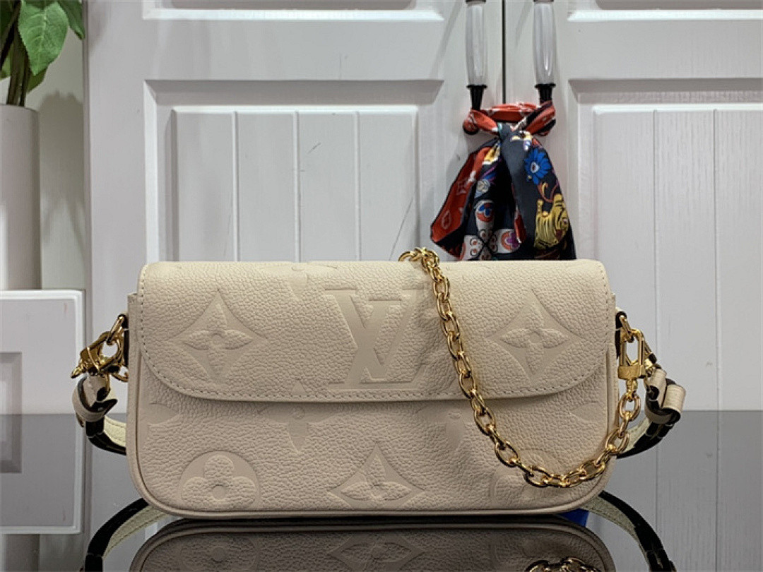 L0vis Vvtt0n Wallet On Chain Ivy Cream M82210