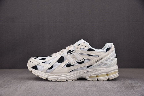 New Balance 1906R Shoes 