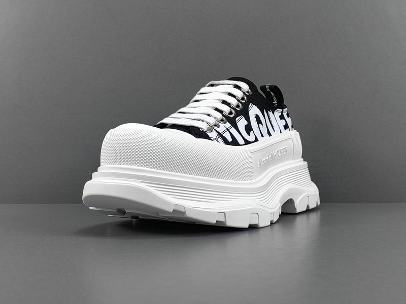 ALEXANDER MCQUEEN SNEAKER