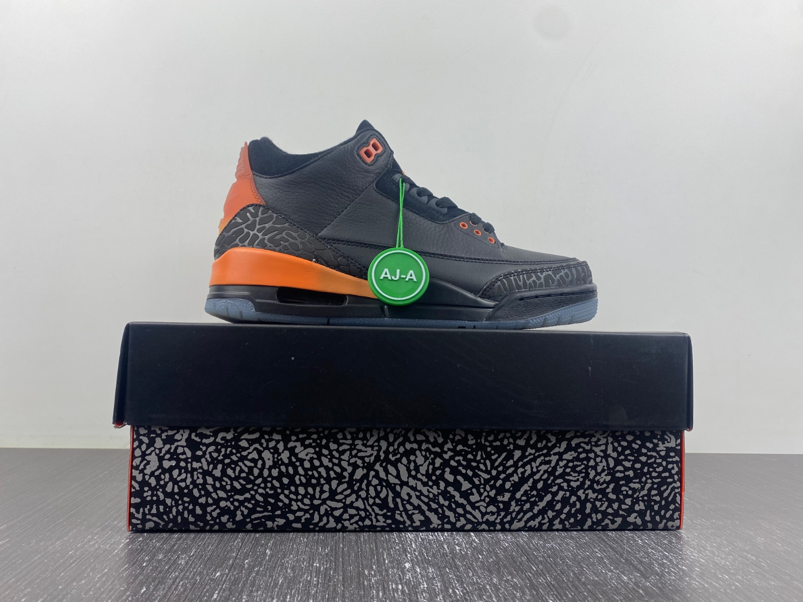 Air Jordan 3 Retro CK9246-551