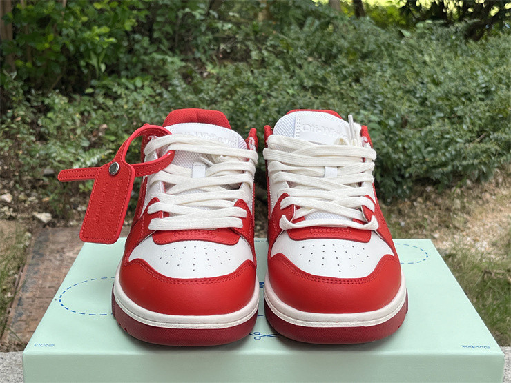 Off-White c/o Virgil Abloh