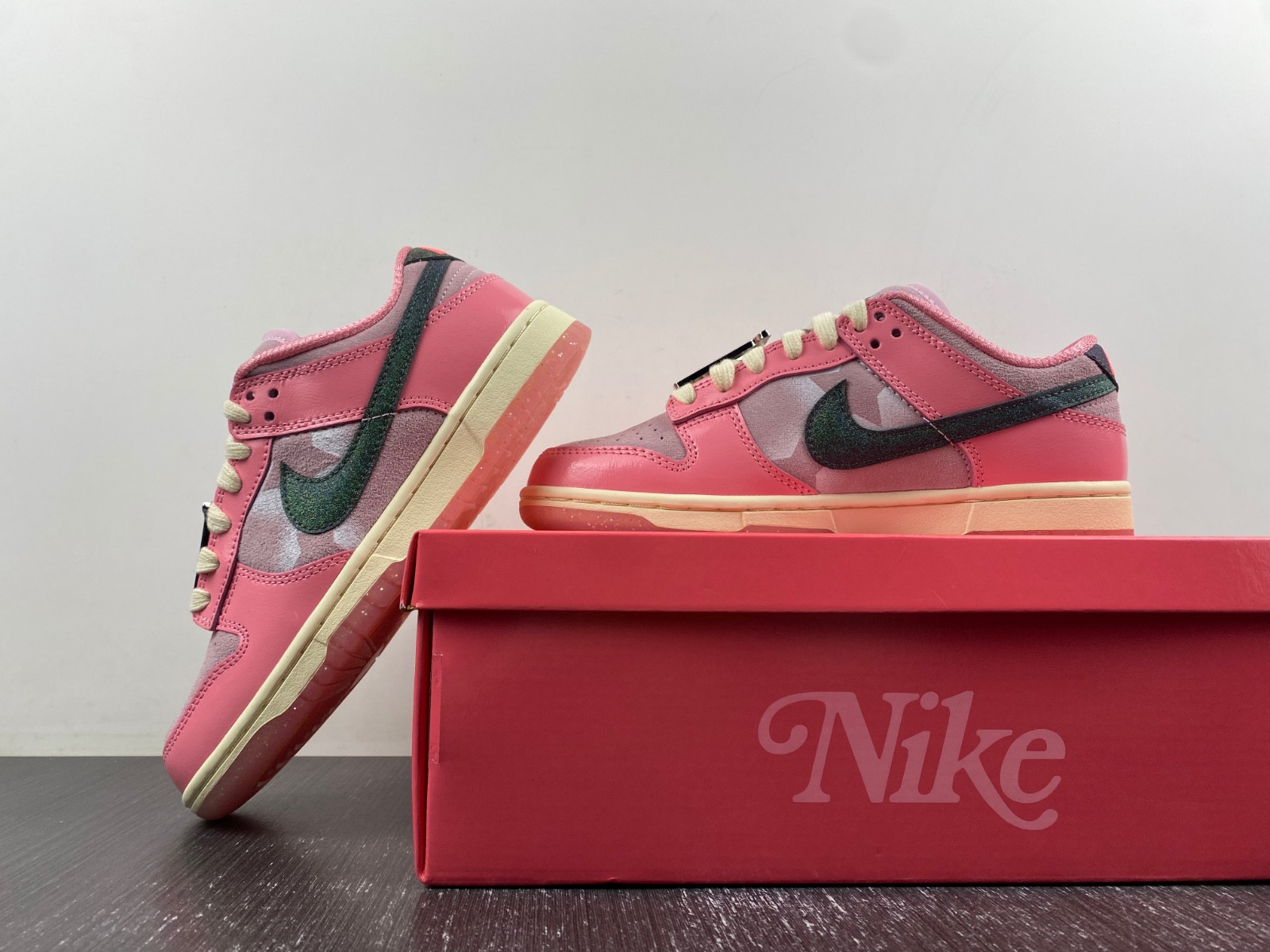 Nike Dunk Low "Barbie" FN8927-621