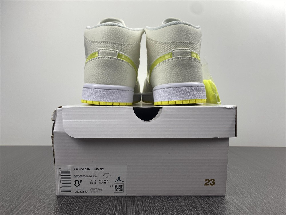 AIR JORDAN 1 MID SE VOLTAGE YELLOW DB2822-107