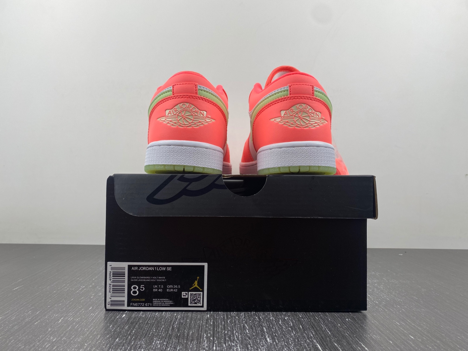 Air Jordan 1 Low SE FN6772-671