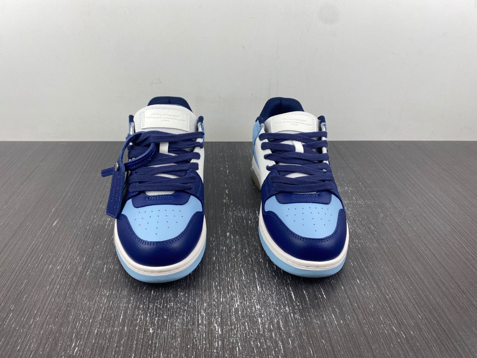 Off-White c/o Virgil Abloh