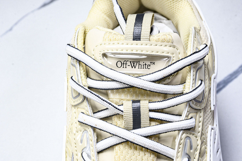 Off-White c/o Virgil Abloh