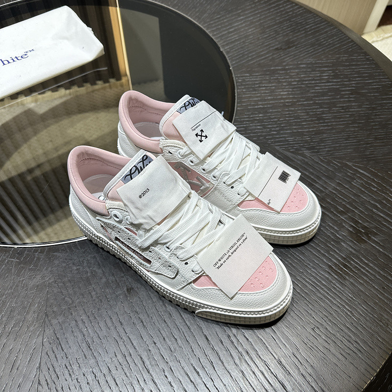 Off-White c/o Virgil Abloh