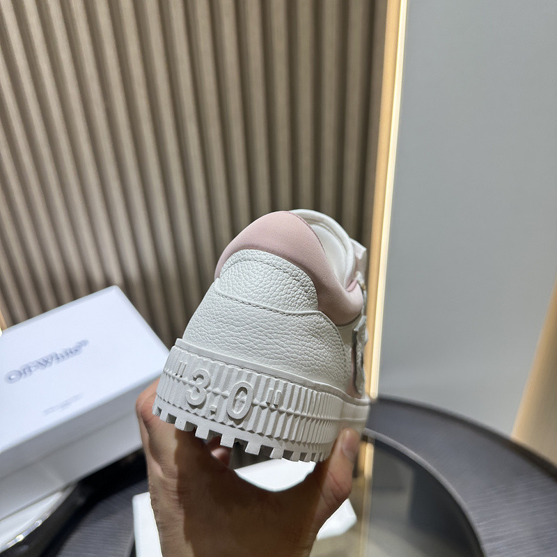 Off-White c/o Virgil Abloh