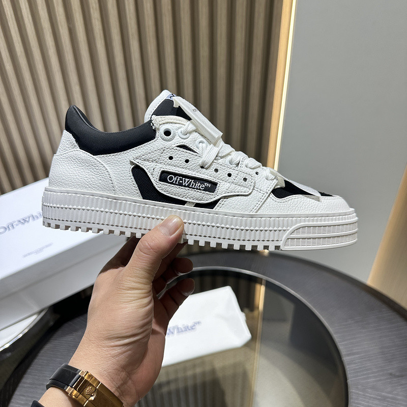Off-White c/o Virgil Abloh