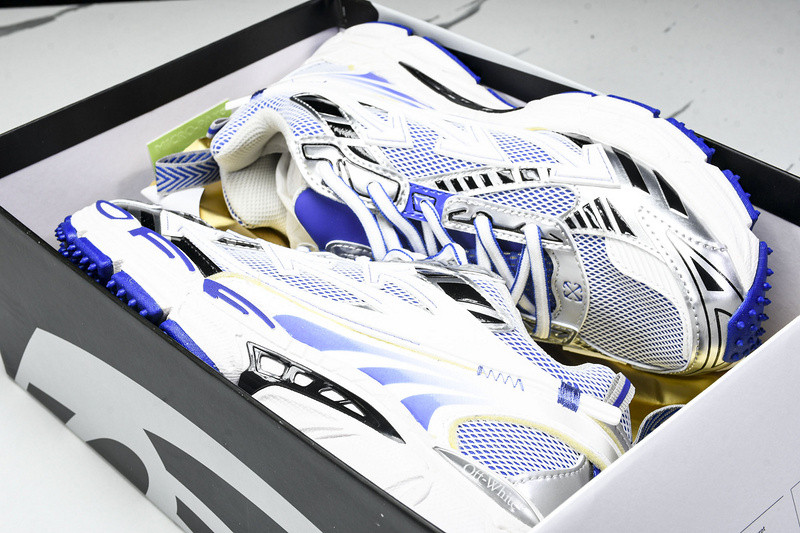 Off-White c/o Virgil Abloh