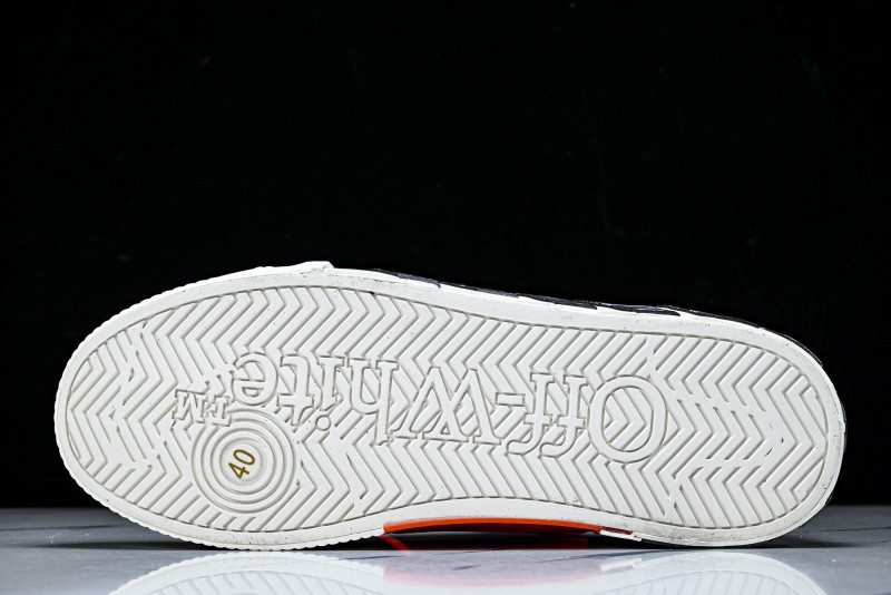 Off-White c/o Virgil Abloh