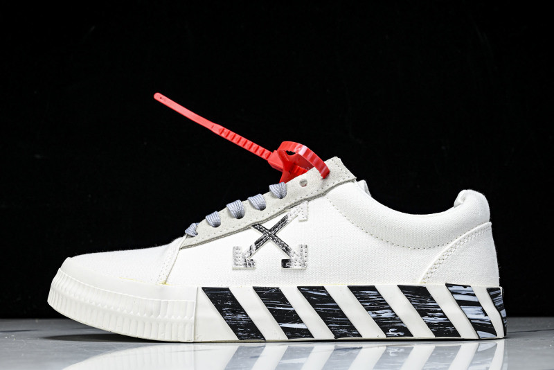 Off-White c/o Virgil Abloh
