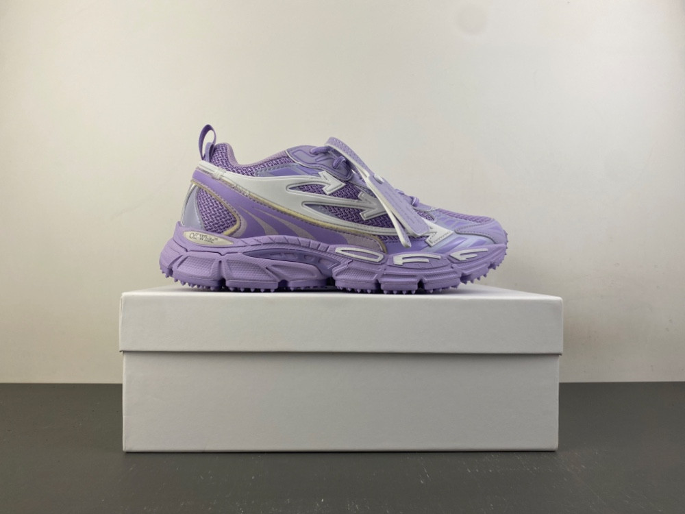 Off-White c/o Virgil Abloh