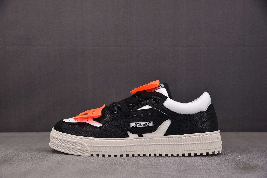 Off-White c/o Virgil Abloh