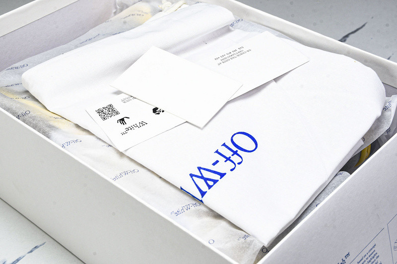 Off-White c/o Virgil Abloh