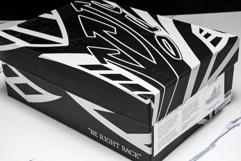 Off-White c/o Virgil Abloh
