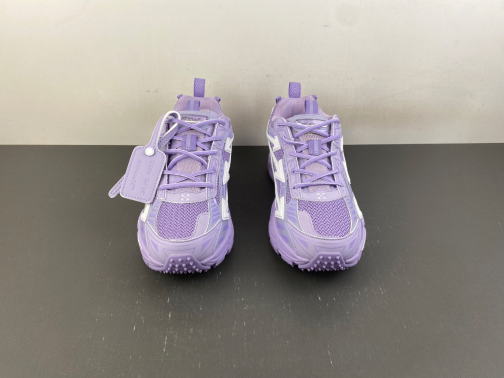 Off-White c/o Virgil Abloh