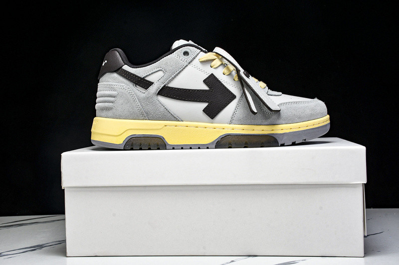 Off-White c/o Virgil Abloh