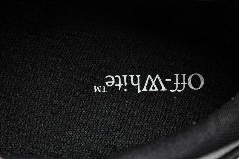 Off-White c/o Virgil Abloh