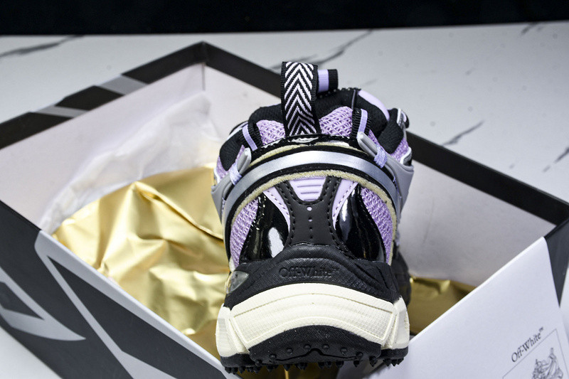 Off-White c/o Virgil Abloh