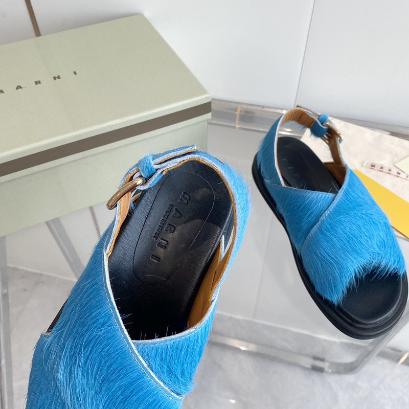 FUCHSIA LONG-HAIR CALFSKIN FUSSBETT