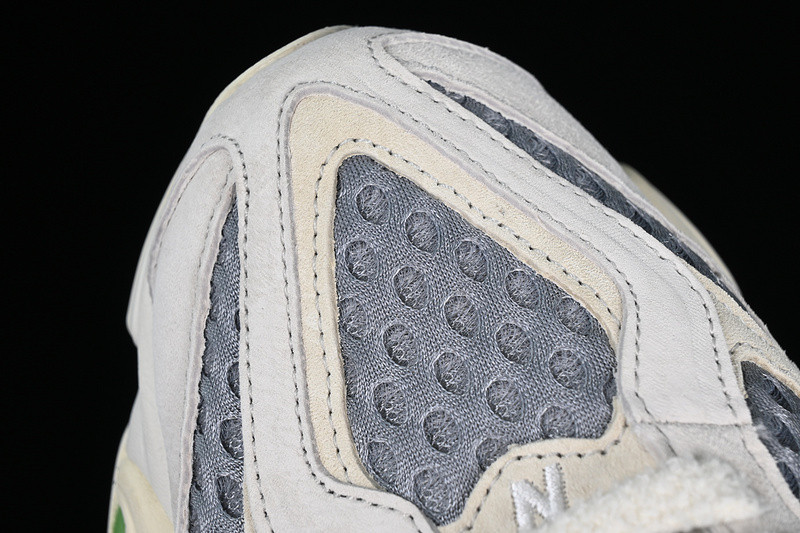 New Balance 9060 Bricks & Wood U9060BW1