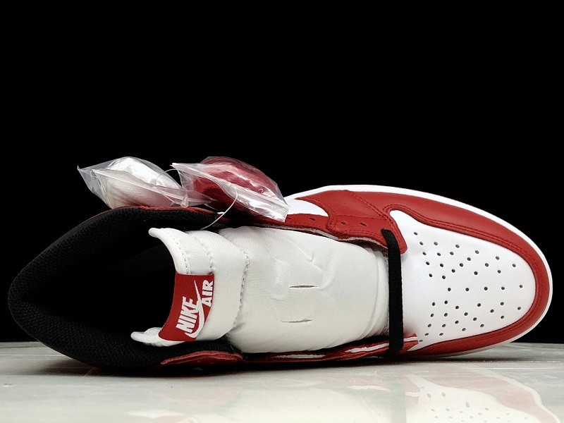 Air Jordan 1 Retor High OG Chicago Red 555088-101