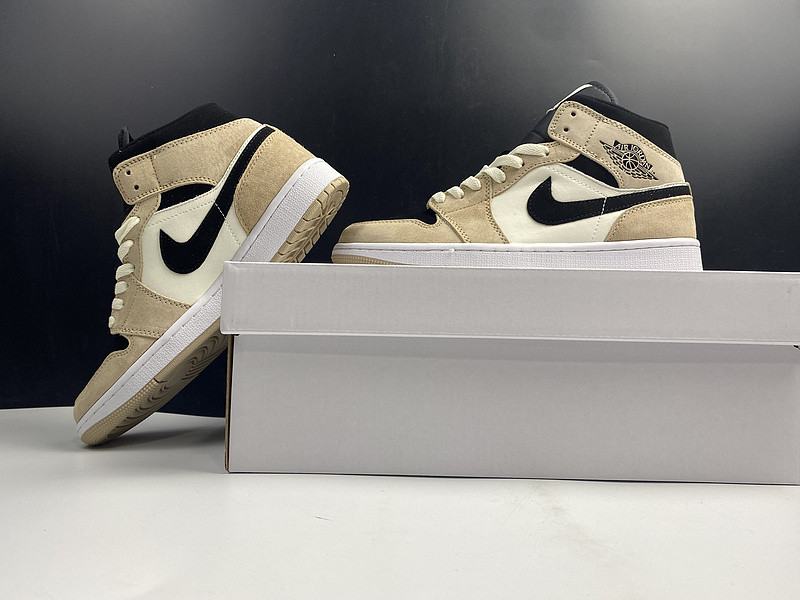 Air Jordan 1 Mid SE “Game Royal” BQ6472 -800