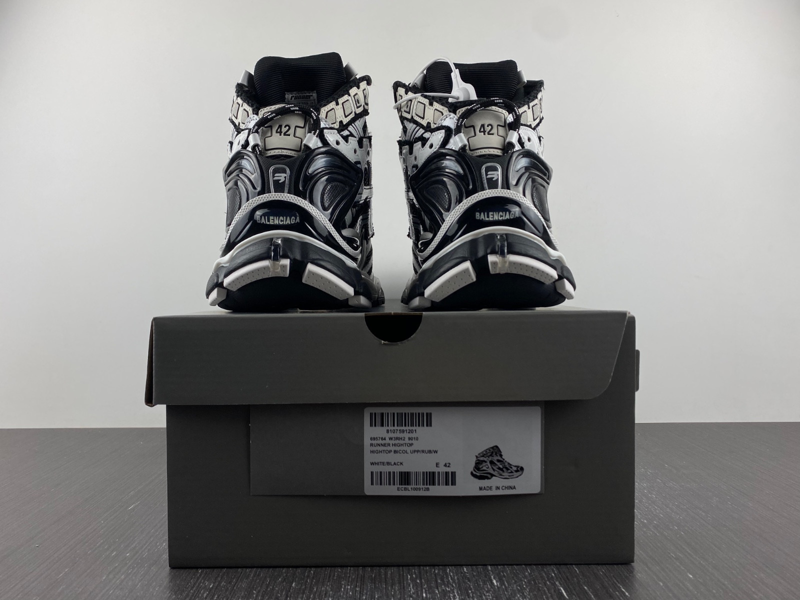 Ba*len*cia*ga runner 695764 w3rh2 9918