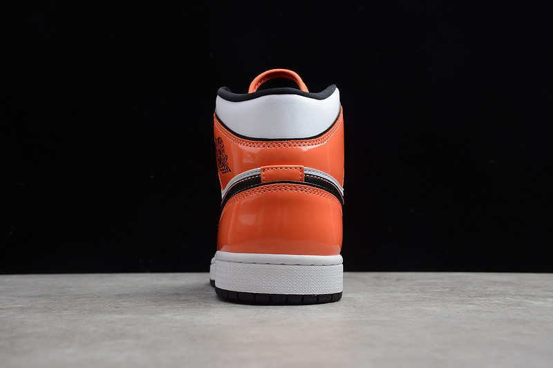Air Jordan 1 Mid “Turf Orange” DD6834-802