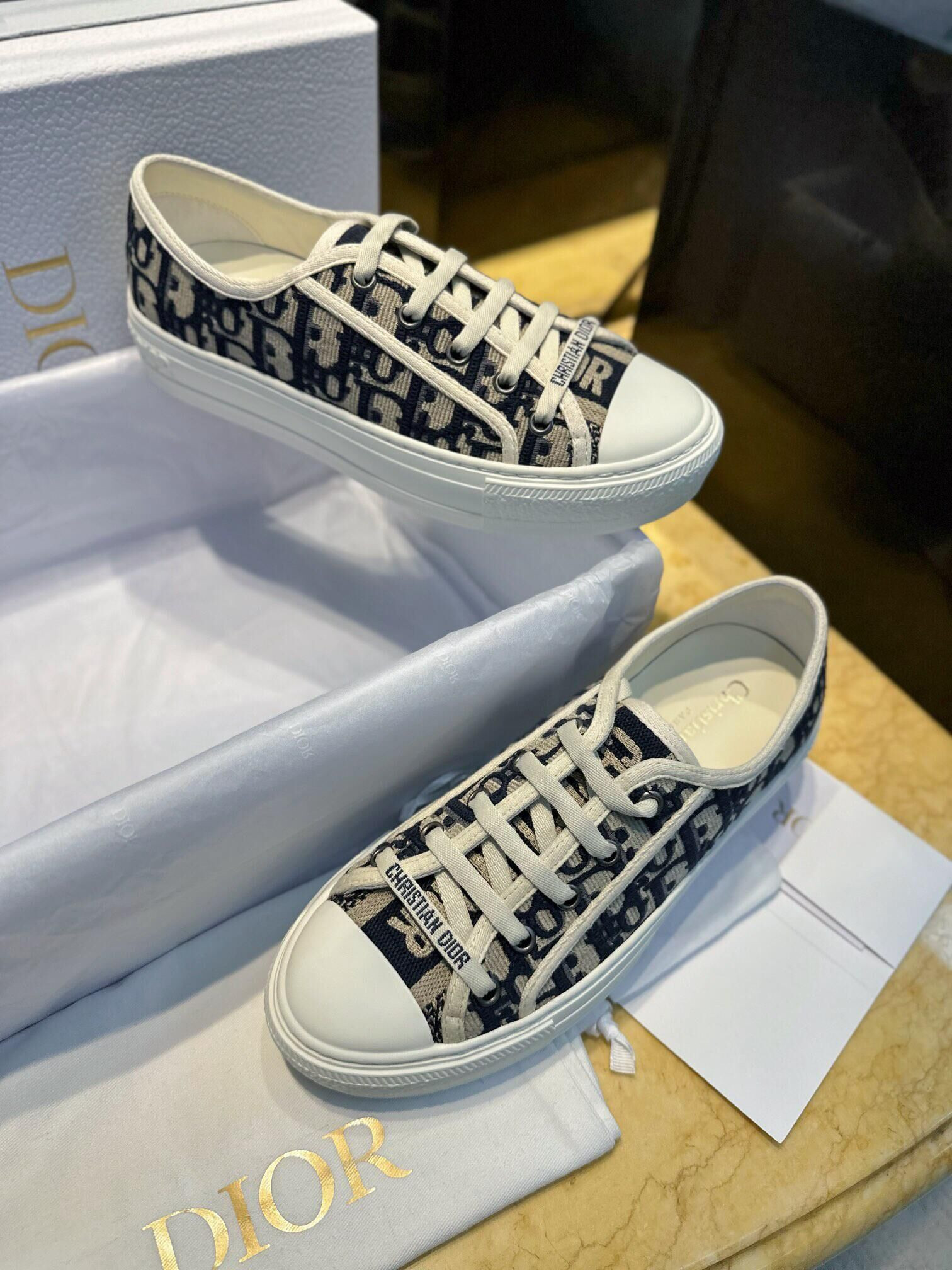 B23 OBLIQUE LOW SNEAKERS