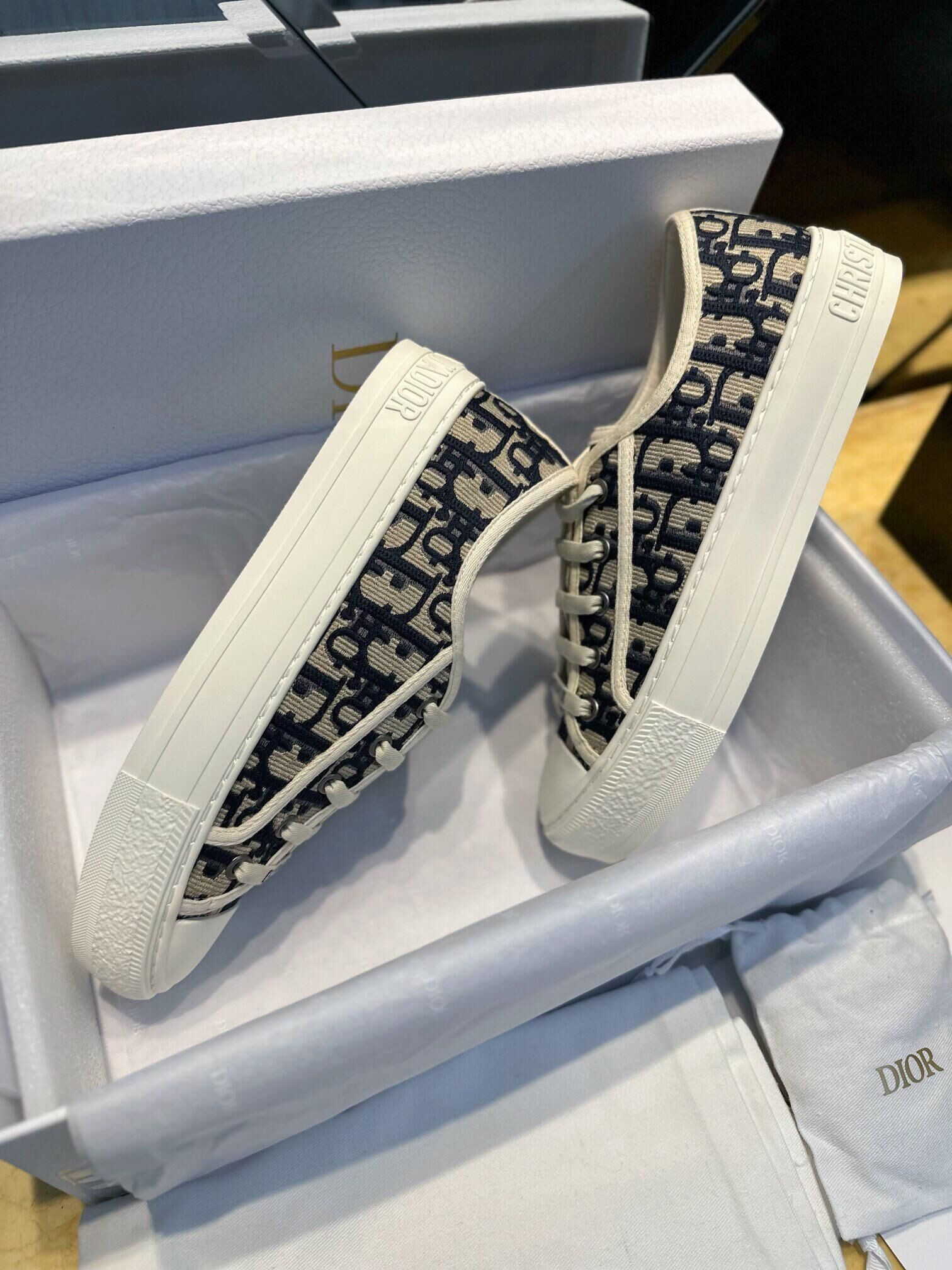 B23 OBLIQUE LOW SNEAKERS