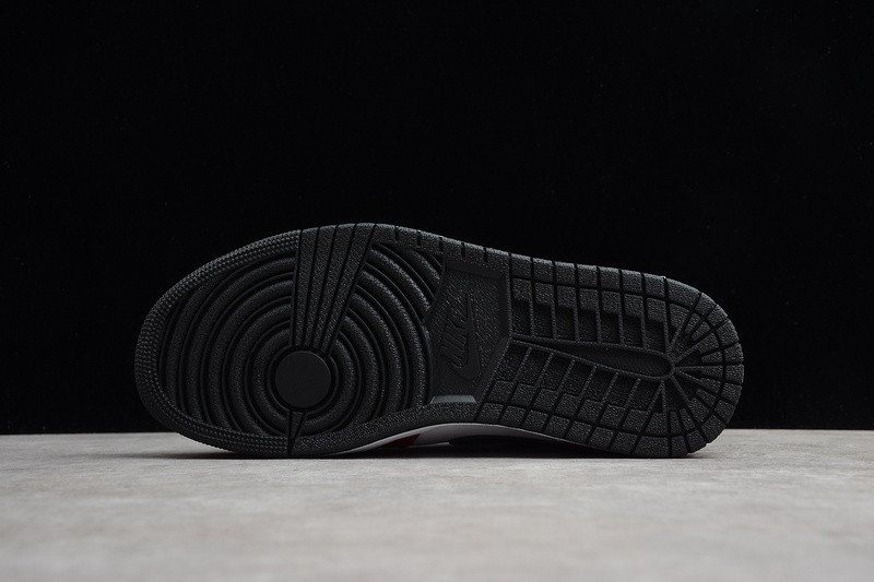 Air Jordan 1 Mid Chicago Black Toe 554724-069