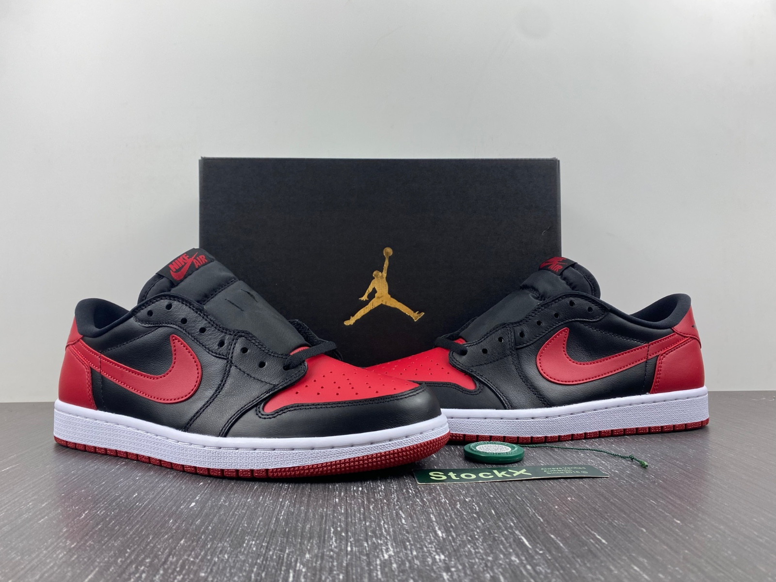 Jordan 1 Retro Low Bred (2015) - 705329-001