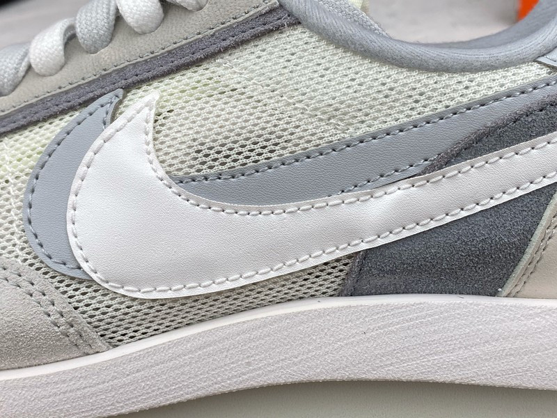 NIKE LD WAFFLE X SACAI SUMMIT WHITE BV0073-100