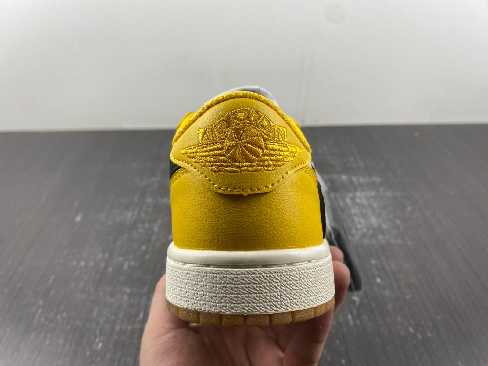 Travis Scott x Jordan 1 Low OG SP DZ4137-700