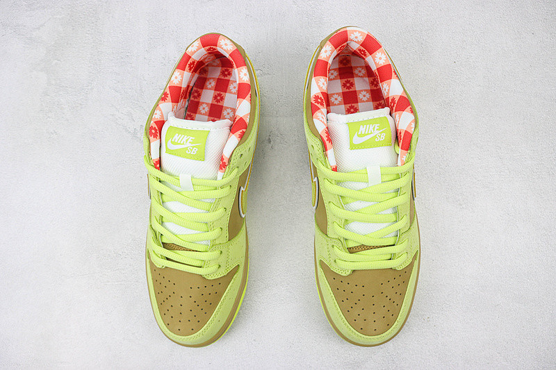 Tagzfootwear X Dunk SB Low BV1310-566