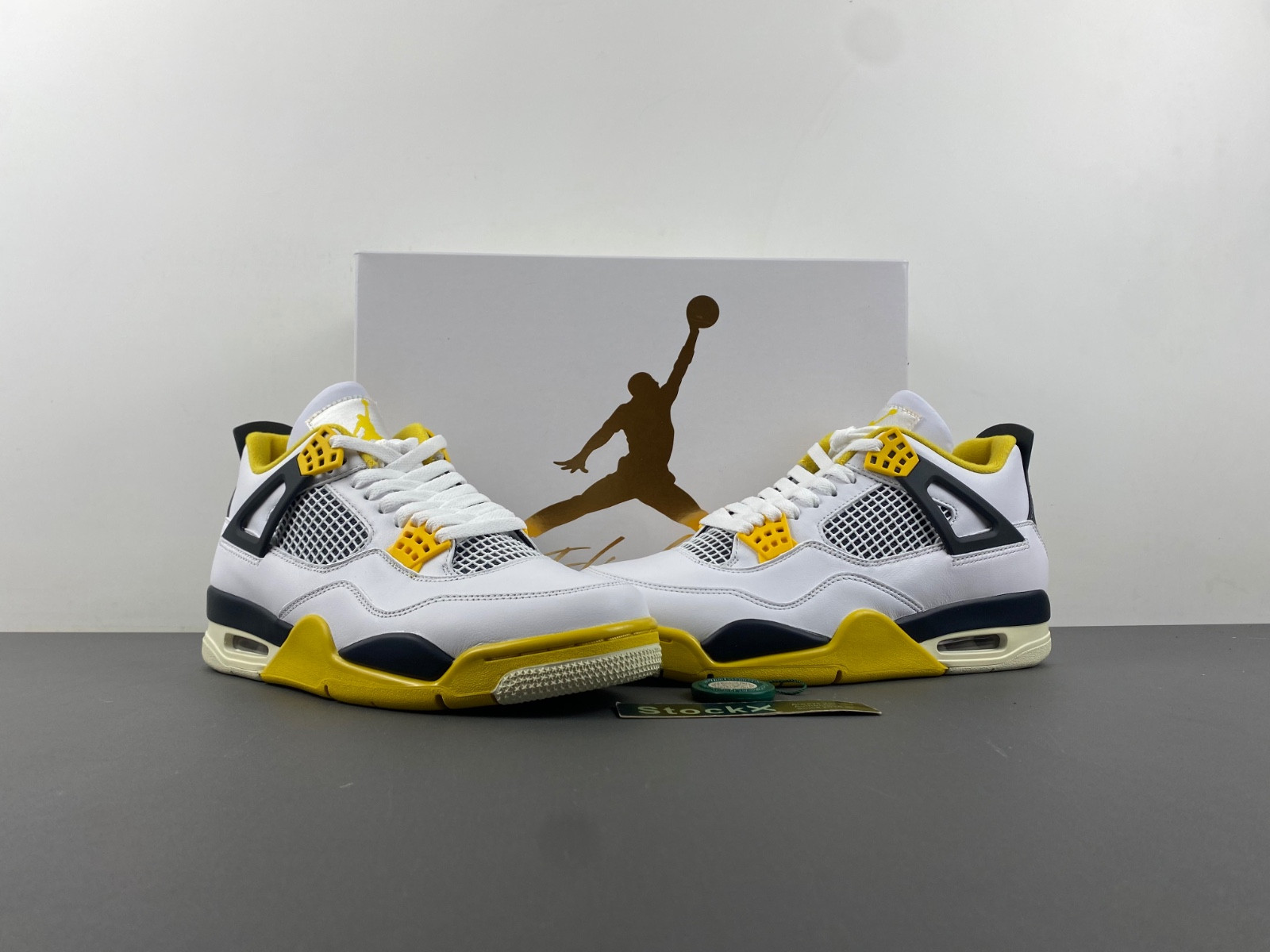 Air Jordan 4 Womens "Vivid Sulfur" AQ9129-101