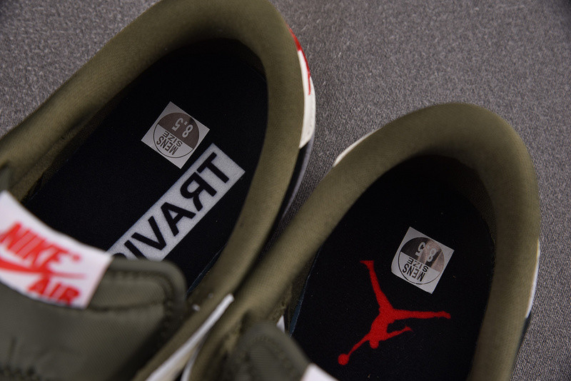 Travis Scott x Air Jordan 1 Low OG 