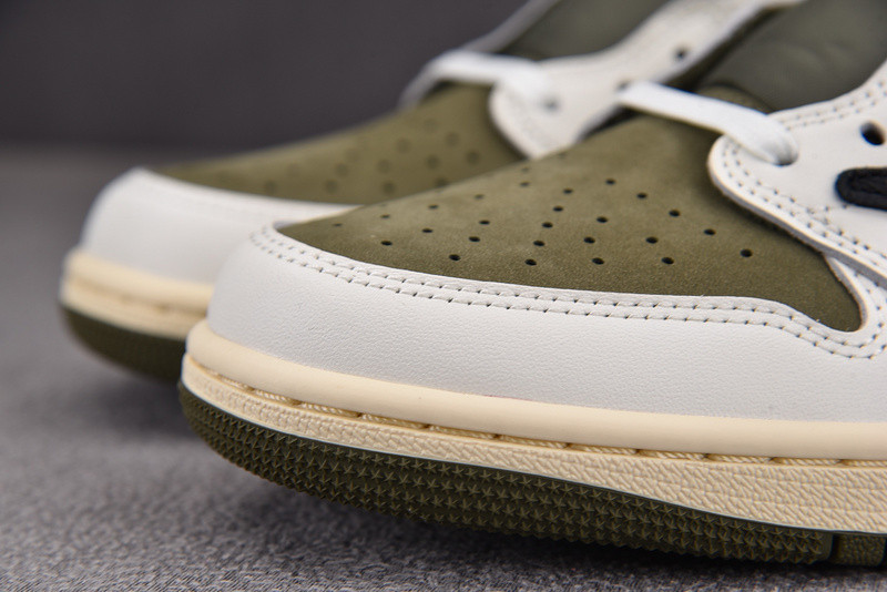 Travis Scott x Air Jordan 1 Low OG 