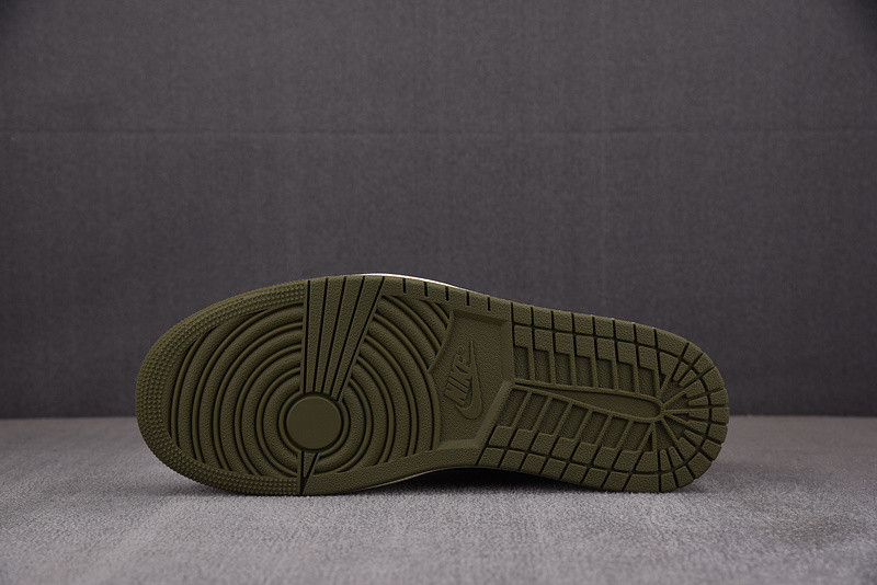 Travis Scott x Air Jordan 1 Low OG 