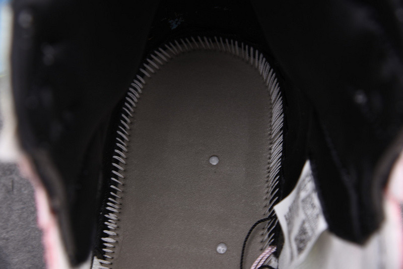 J BALVIN’S AIR JORDAN 1 DC3481-900